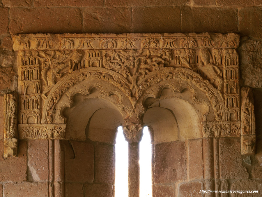 INTERIOR DEL VENTANAL DE PONIENTE. DETALLE